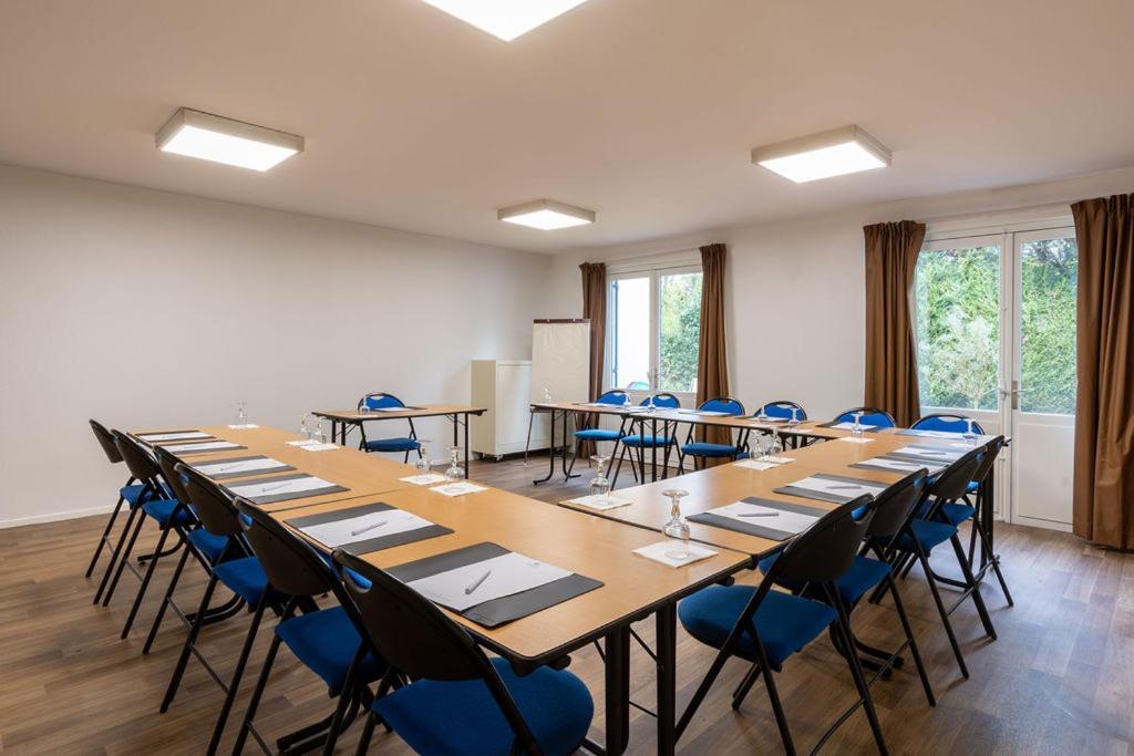 Sure Hotel By Best Western Plaisir Ngoại thất bức ảnh