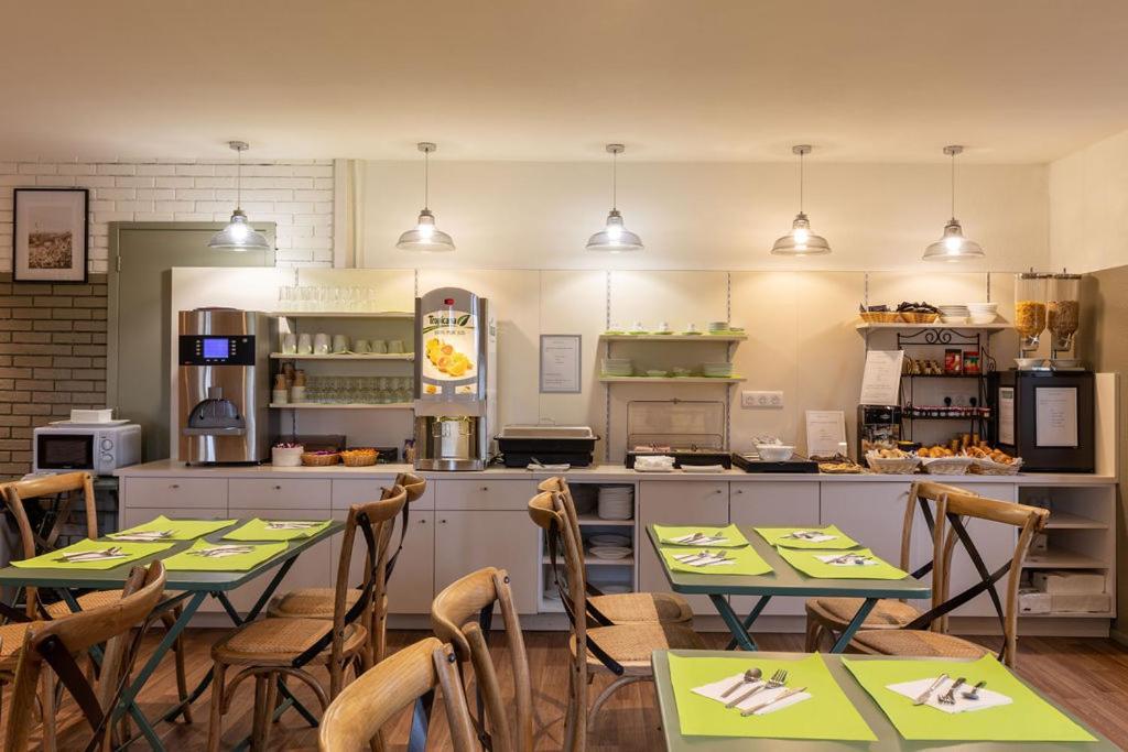 Sure Hotel By Best Western Plaisir Ngoại thất bức ảnh