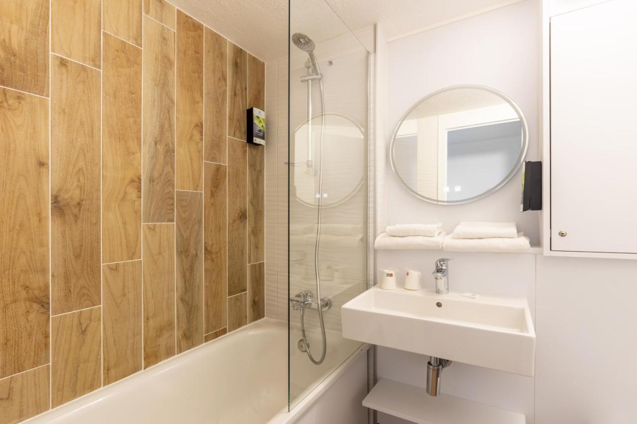 Sure Hotel By Best Western Plaisir Ngoại thất bức ảnh