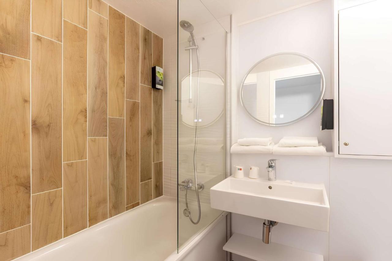 Sure Hotel By Best Western Plaisir Ngoại thất bức ảnh