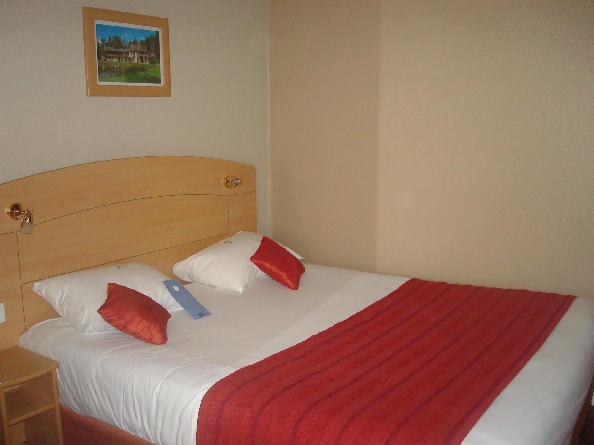 Sure Hotel By Best Western Plaisir Ngoại thất bức ảnh